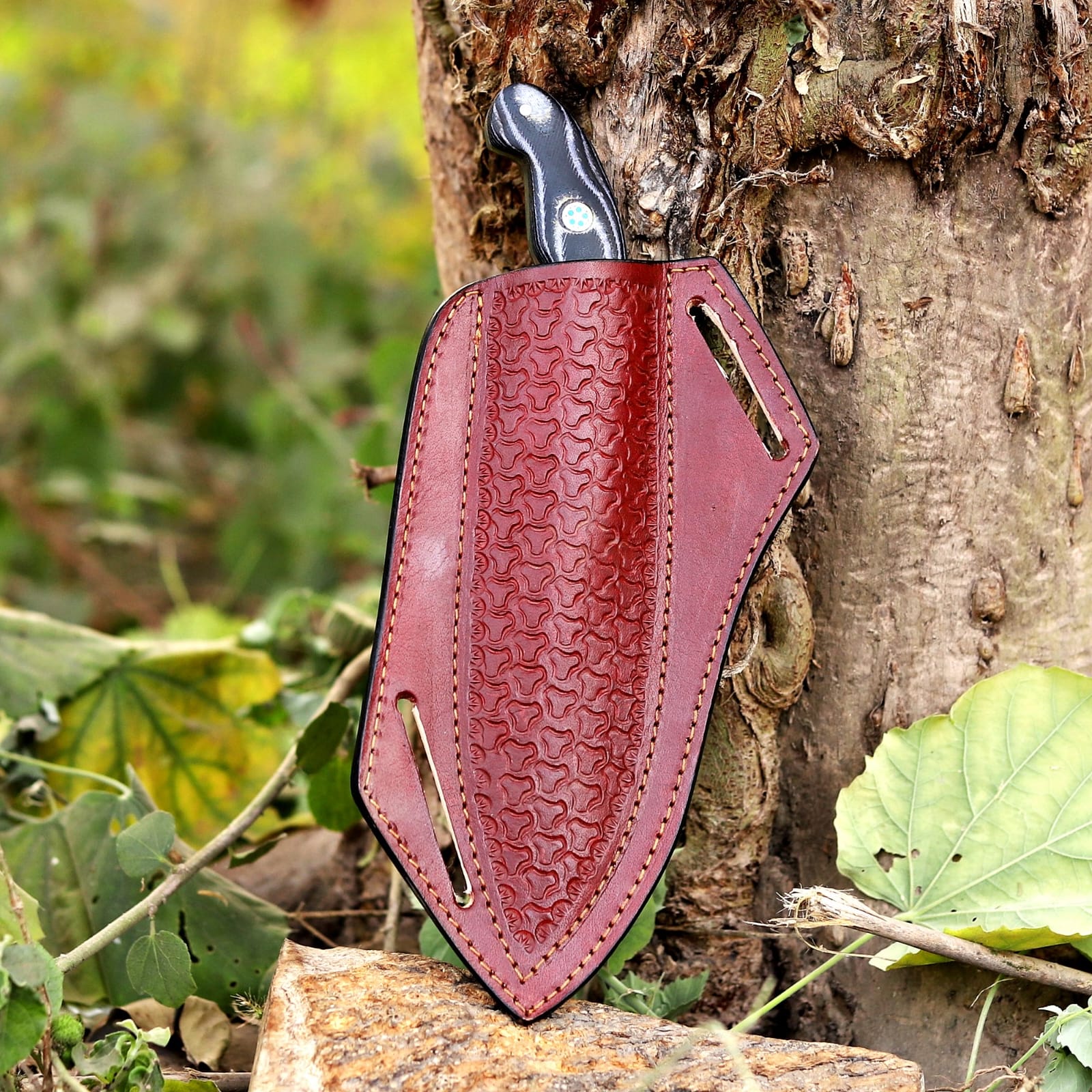 Handcrafted Fixed Blade Knife – Black Handle & Tooled Leather Sheath