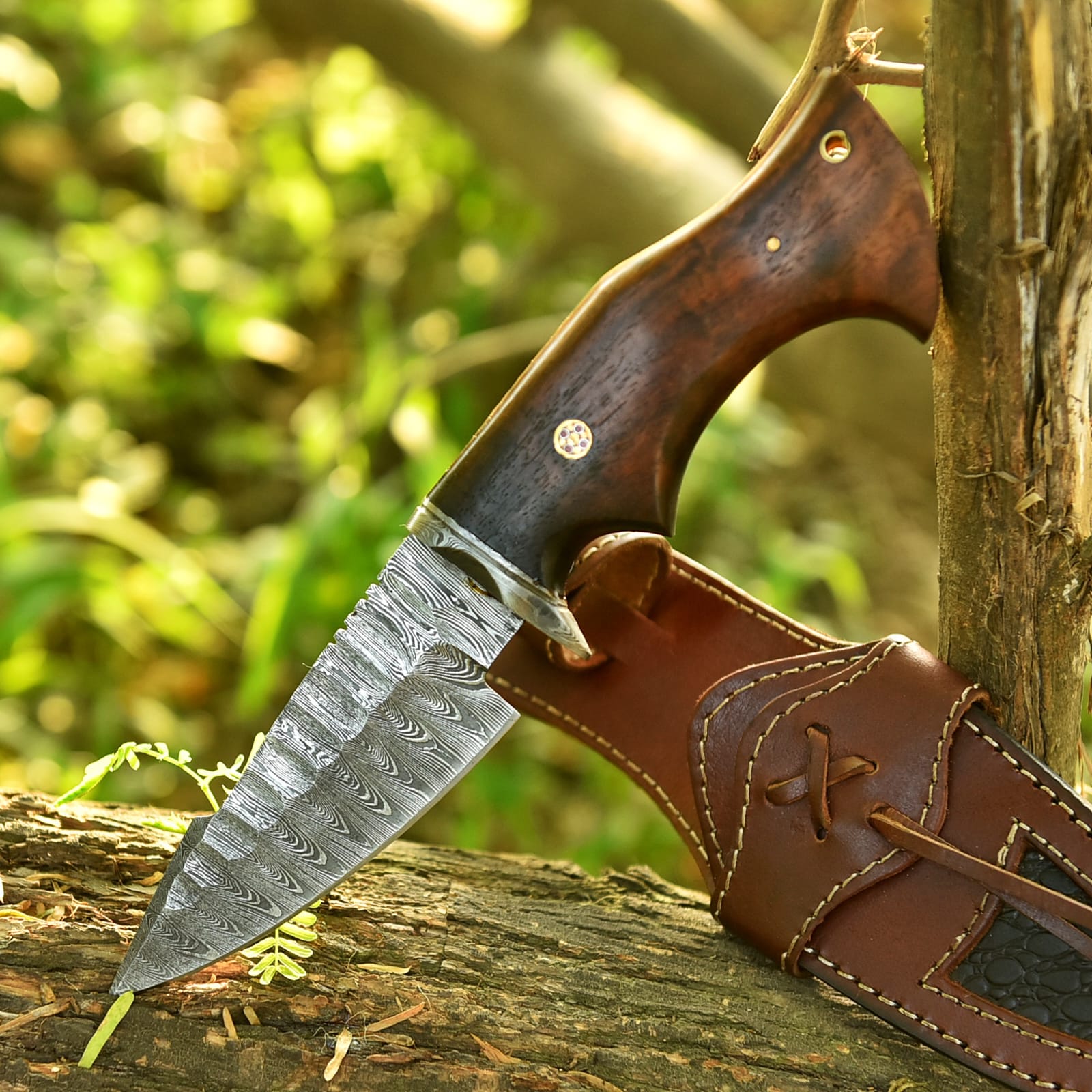 Handmade Damascus Steel Hunting Knife – Hardwood Handle